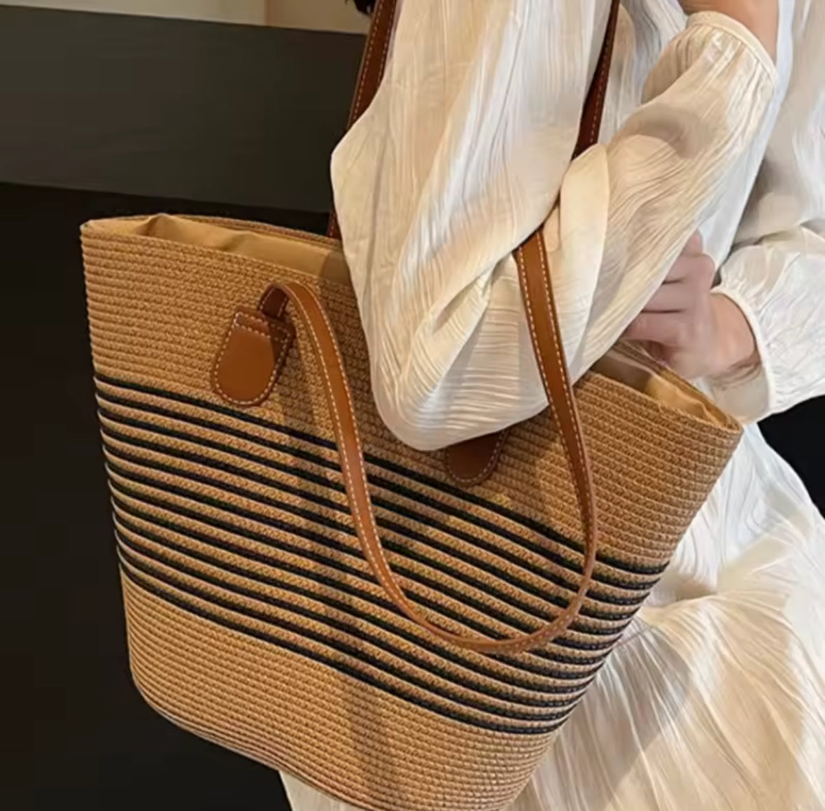Bolso Tote de Paja con Rayas Elegantes – Estilo Verano y Playa